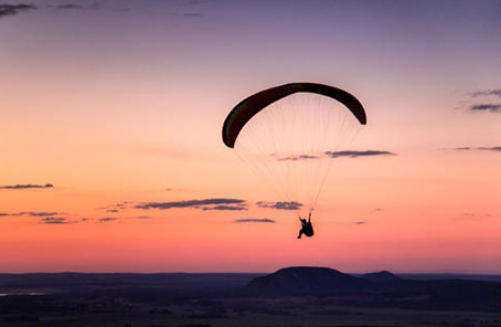 俄媒：俄军新型伞降系统&ldquo;为北极而生&rdquo;